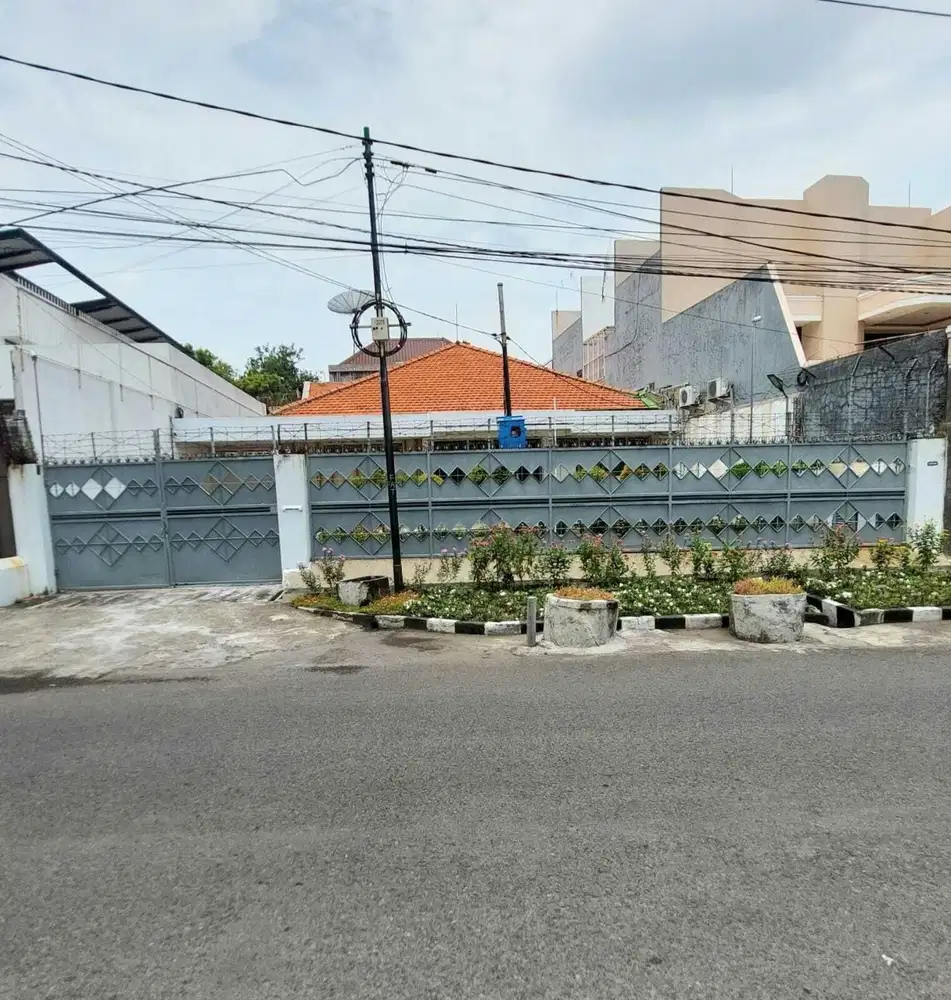 Disewakan Rumah Besar 2 Lantai  ARGOPURO, Sawahan Surabaya LT664 LB502