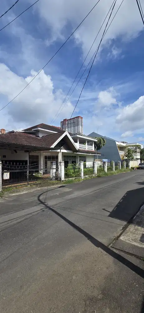 RUMAH BESAR KOMP IDI JL AP PETTARANI PANAKUKANG