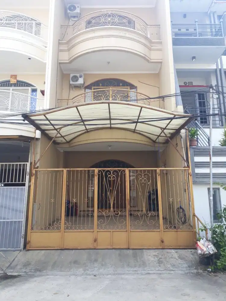 DIJUAL RUMAH MUARA KARANG BLOK 5 PLUIT PENJARINGAN JAKARTA UTARA 75M2, 3 LANTAI, HADAP TIMUR