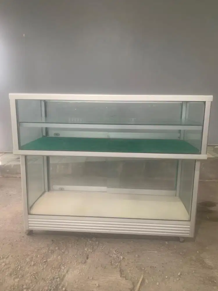 Etalase konter pulsa