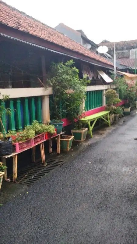 Di Jual Rumah + Bekas Sekolah TK Belakang GOR  Ciracas JAKTIM (LN)