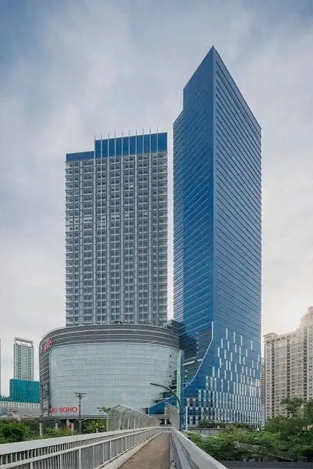 FOR SELL OFFICE SPACE SOHO CAPITAL PODOMORO CITY