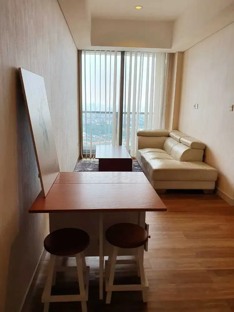 Dijual cepat apartemen Taman Anggrek Residence 3 kamar Furnish