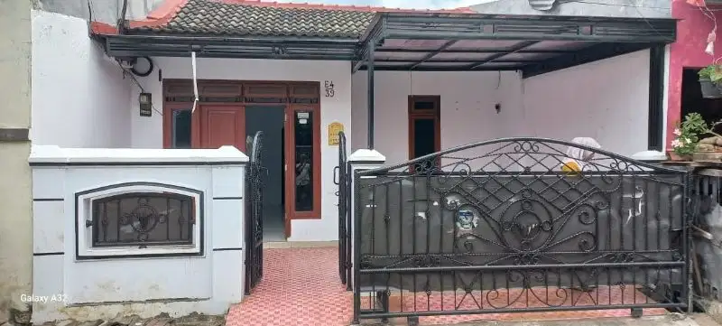 Dijual Cepat Rumah Di Komplek Alamanda