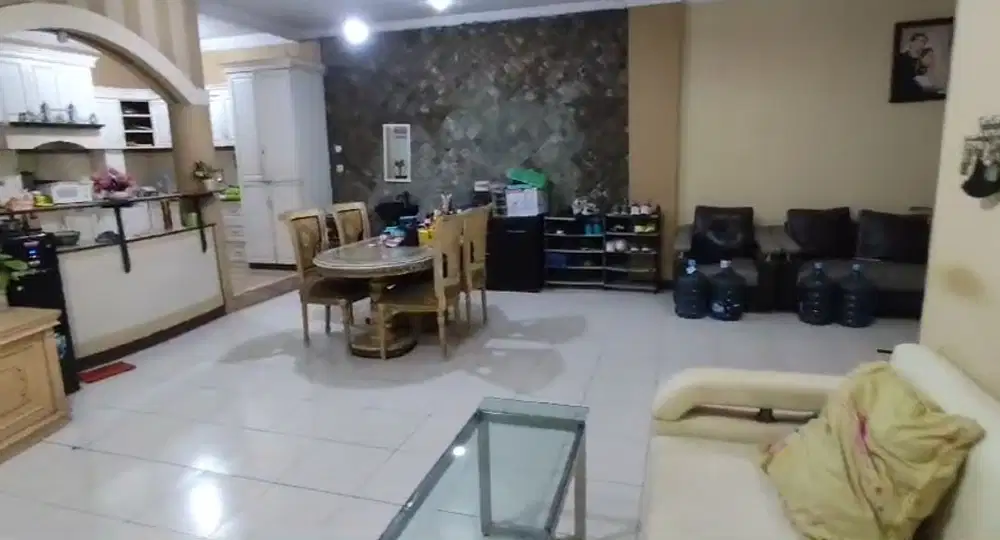 Dijual Rumah Terawat di Sayap Peta Dekat Kopo Kencana