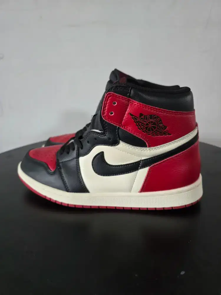 Sepatu Nike Air Jordan 1 Bred Toe size 44,5