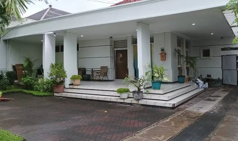 Rumah Asri Pencetak Cuan Selangkah Dari Raya Darmo