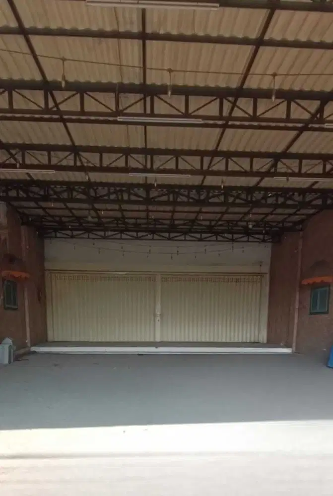 Rumah Usaha Strategis Nol Jalan Raya Domas Menganti Gresik