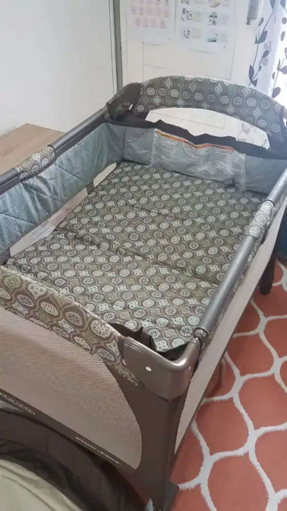Box Bayi merk Graco bagus masih  lengkap