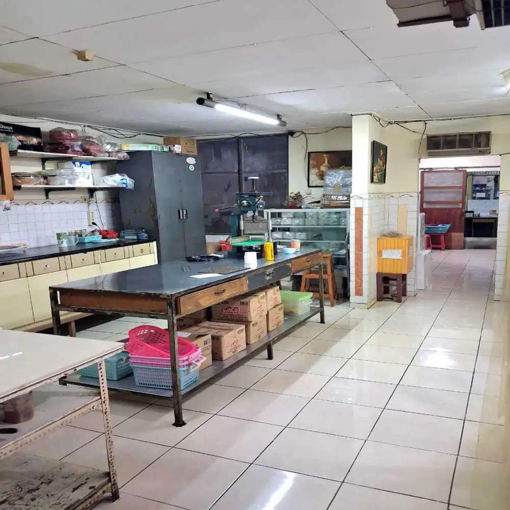 Dijual Rumah di Pelepah Raya, Kelapa Gading, 289m2, SHM,Hoek Unfurnish