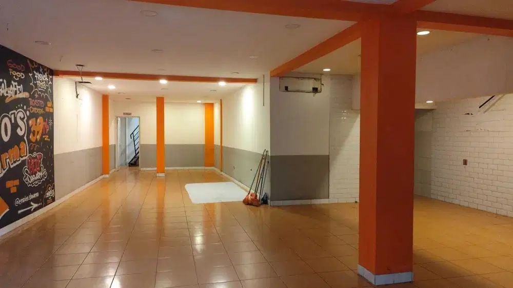 Disewakan ruko gandeng 10 meter ke stasiun MRT haji nawi