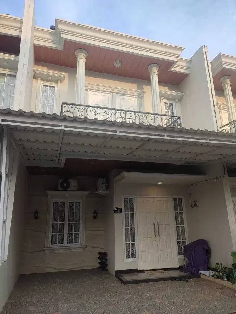Disewakan Rumah 2 Lantai Di Cipedak Jakarta Selatan