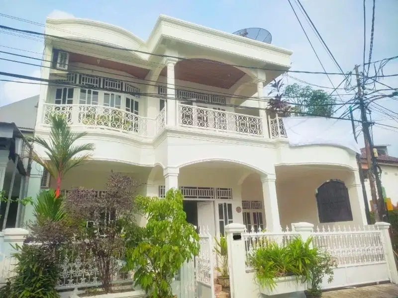 Rumah Hook Siap Huni Dalam Komplek Pondok Kelapa