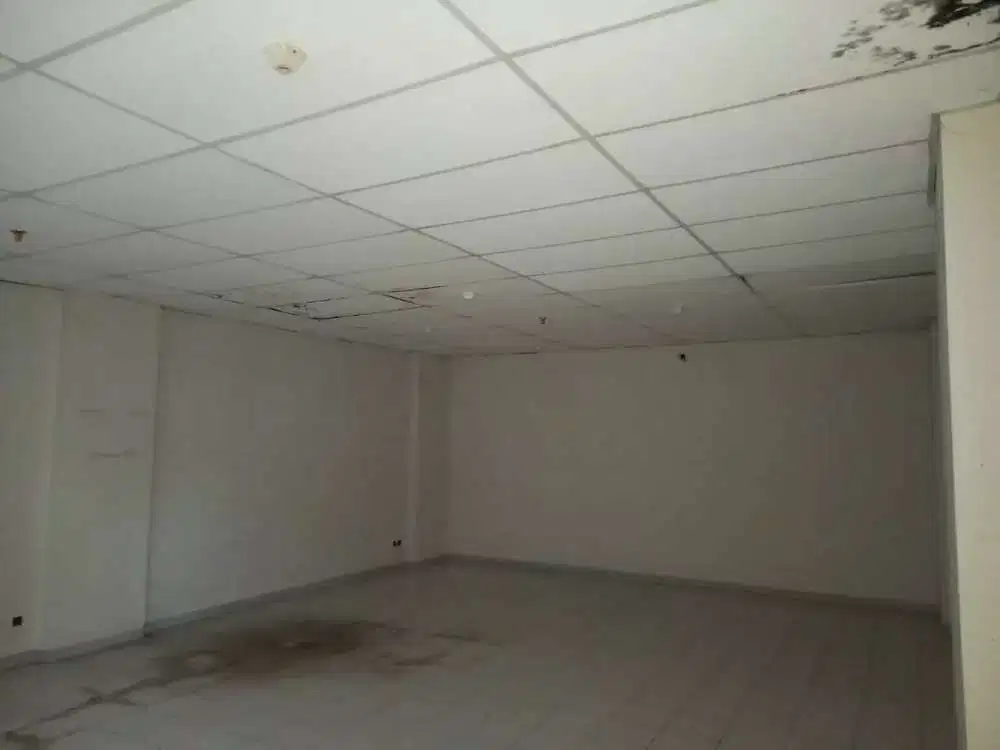 Kios di lantai dasar apt