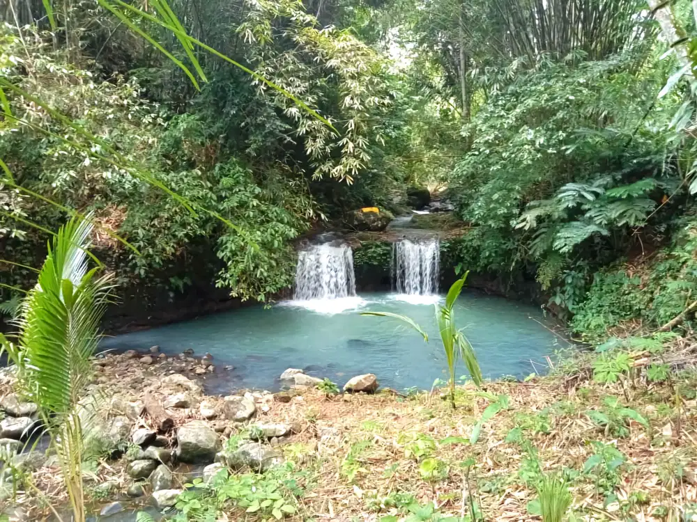 Tanah Los Sungai Waterfall Gunung Salak