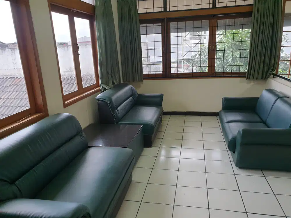 Luas Tanah Besar, Rumah Terawat Dan Nyaman diarea Kopo Elok, Bandung