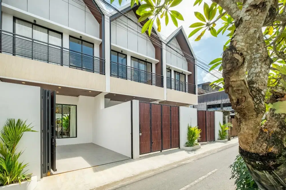 Villa Baru Desain Tropis Urban di Canggu Bali