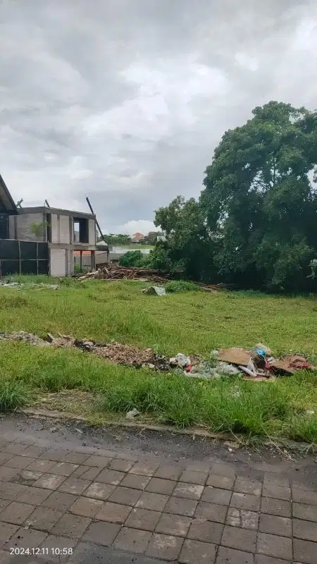 Tanah lingkungan villa mewah di Canggu, akses jalan 5 meter