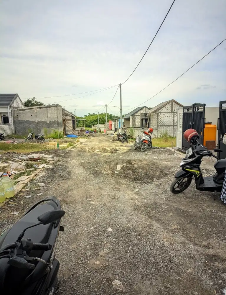 Jual tanah siap bangun dekat pasar, pom bensin dan jalan raya