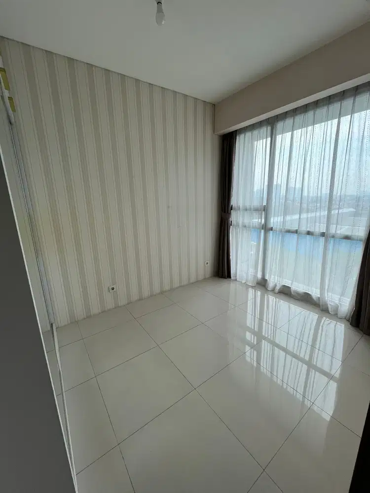 Dijual cepat apartemen st moritz 2BR