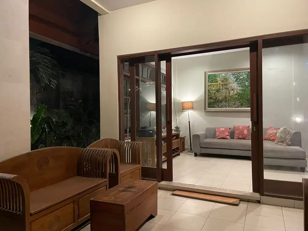 Villa Mewah Full Furnish 2 Lantai Dekat Pantai Sanur