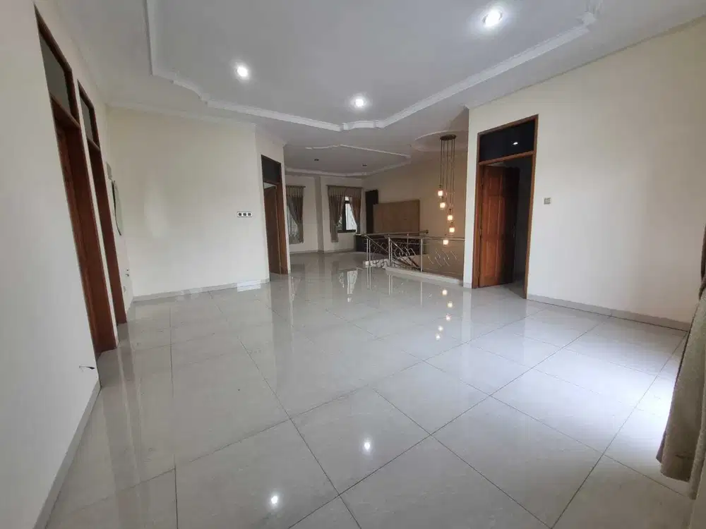 JUAL MURAH Rumah Luas Minimalis Sayap Batununggal