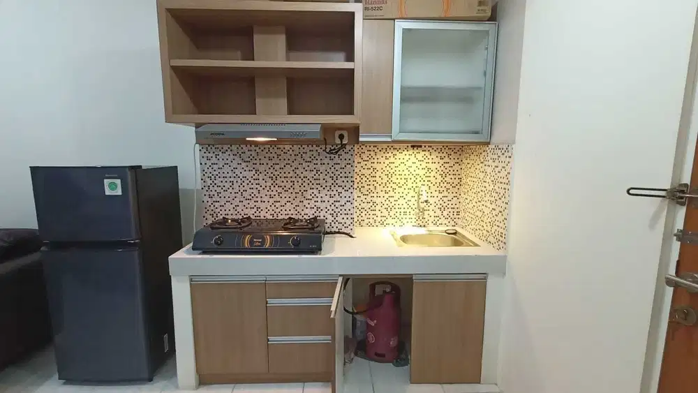 Dijual Murah Apartemen Puncak Dharmahusada Raya MERR 2BR Furnished