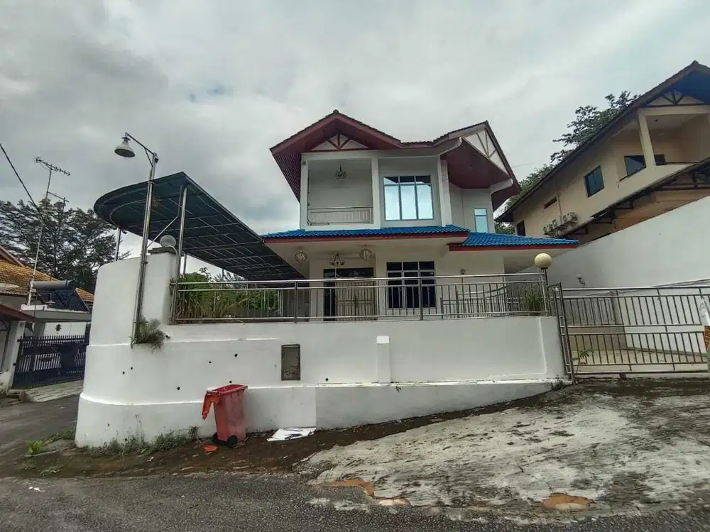 Rumah Elite 2 Lantai Villand Park Full Renovasi Dekat Bukit Senyum