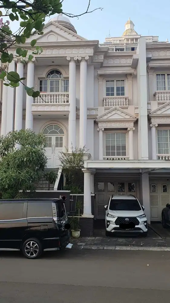 Dijual Rumah Furnish 3 Lantai di Villa MOI Siap Huni  Nego
