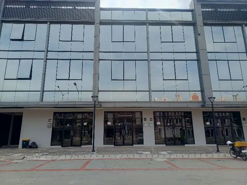 Ruko Osaka Hadap Boulevard, 4 unit gandeng