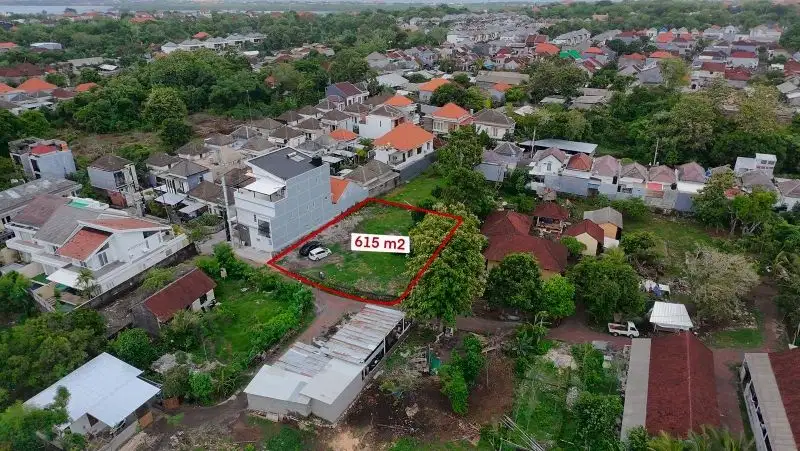 Tanah datar lingkungan cluster taman Ayung, Nusa dua