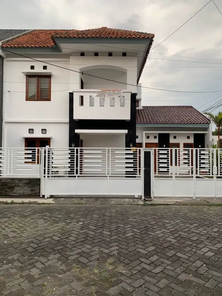 Rumah 2 Lantai Area Sariharjo Ngaglik 066006 age2508