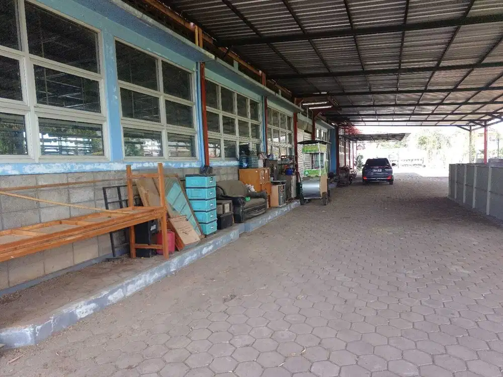 Jual Cepat Tanah Plus Gedung Gudang Kokoh Tepi Jalan Besar Kalasan