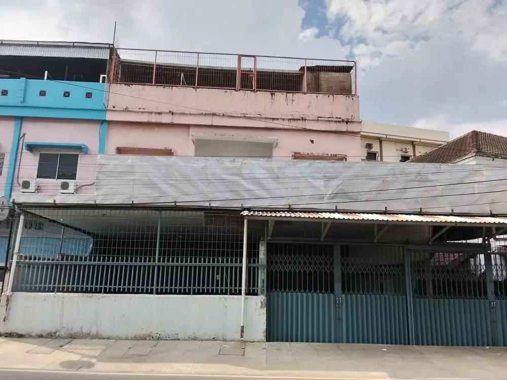Disewakan Ruko 3 pintu di simpang Bangau - Rajawali Palembang