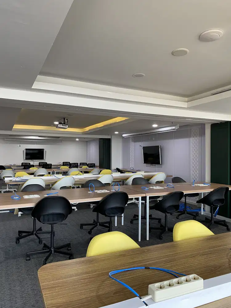 Custom Ruang Kantor Terbaik di Jawa Tengah