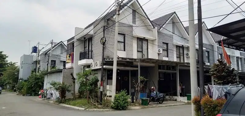 Dikontrakan Rumah 2 lantai 2 Kamar tidur Galuhmas Karawang Barat