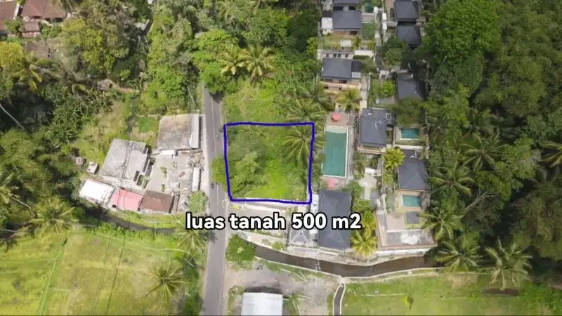 Tanah kontur Tinggi lingkungan Resort di Ubud akses jalan 7 meter