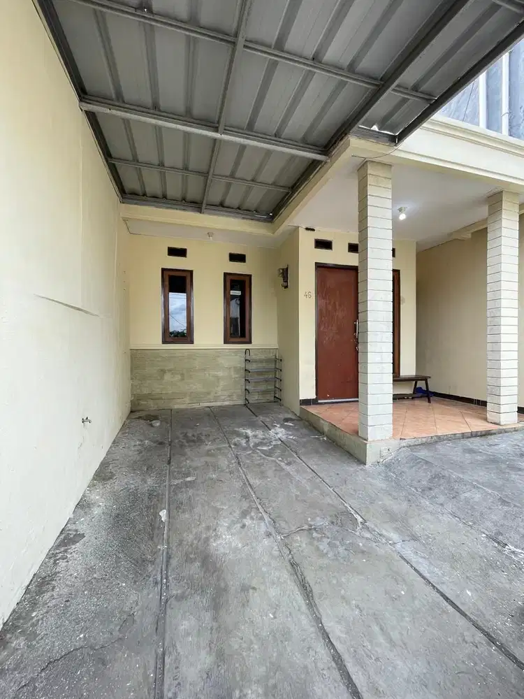 Rumah siap pakai Komplek kiara sari belakang Samsat kiaracondong