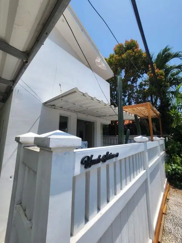 Rumah style villa modern  minimalis di seminyak, 3 kamar tidur