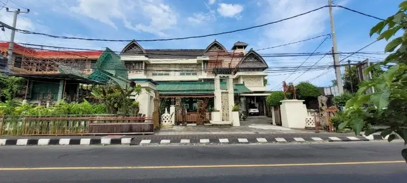 Dijual Gedung Komersial Eks Galeri view laut di Jl Raya Batubulan