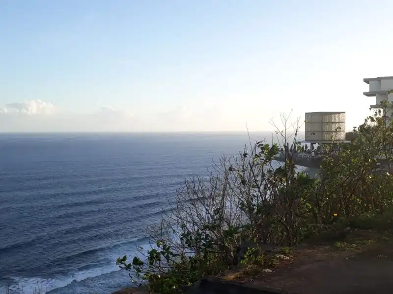 Tanah los tebing lokasi premium di Uluwatu, sudah tembok keliling