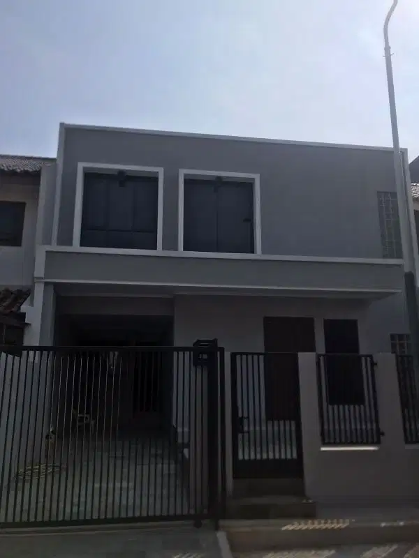 Rumah Cantik Puri Kencana Luas 135 Dekat Permata Buana Indah