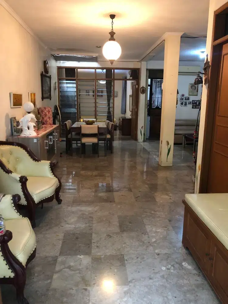 Intercon/Taman Kebun Jeruk !  Rumah 1 lantai! HIT TANAH !