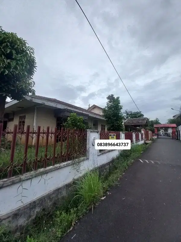 Rumah Huk Dalam Komplek Elit Harga Hitung Tanah Aja