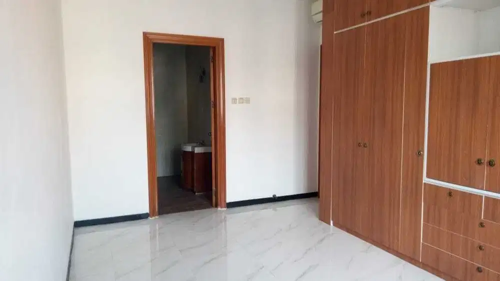 Rumah Mewah Di Komplek Taman Duren Sawit