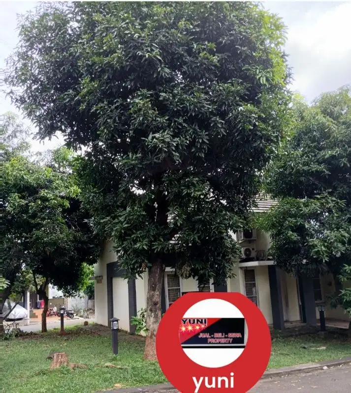 Rumah hoek tanah luas  legenda wisata cibubur