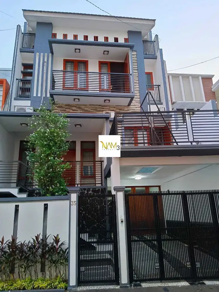 rumah 4 lantai furnish siap huni di palmerah jakarta barat