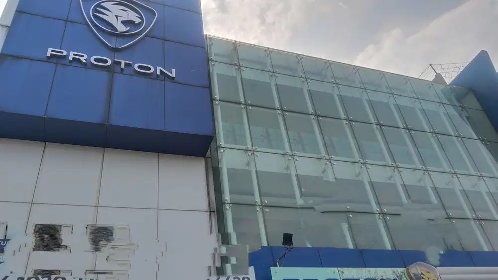 Di jual Gedung Showroom Depok Lama