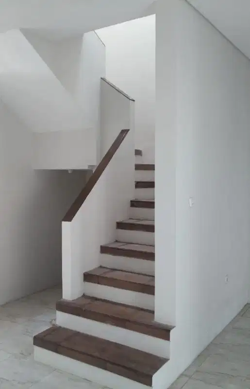 jual rumah baru mercuri raya jalan 3 mobil margahayu raya