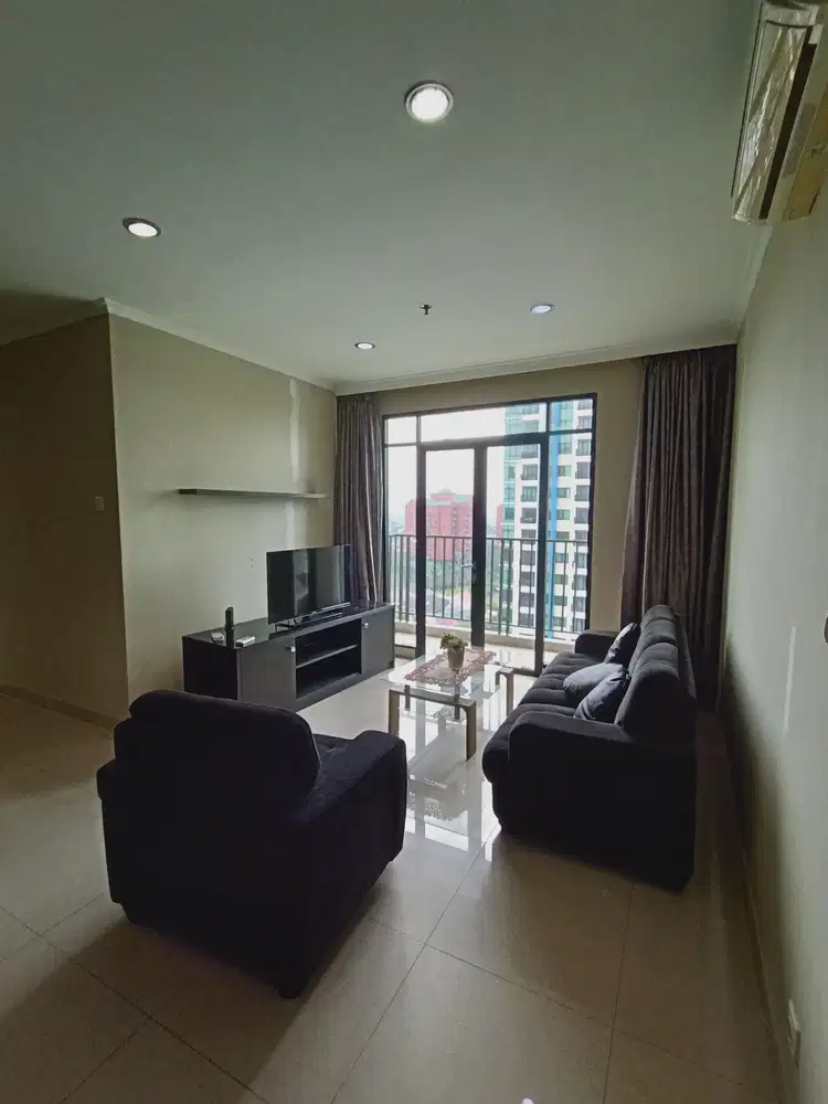 Spesialis apartement Hampton park unit 121 m2 3 Bedroom besar
